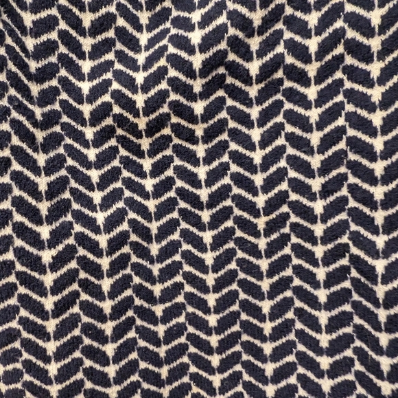 St. John Sport Navy and White Patterned Women's Cropped Sweater L - Picture 3 of 5